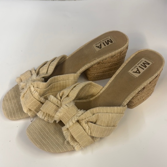 MIA Women's Cream Woven Sandals Isandra Block Heel Sandal 10M - Picture 1 of 5